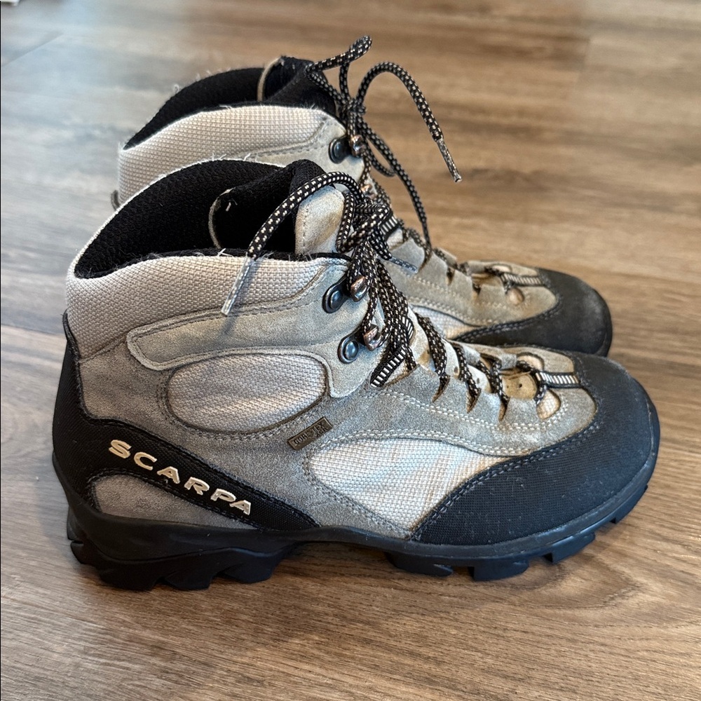 SCARPA GOR-Tex XCR Vibram Hiking Boots Size 39, US 7.5-8